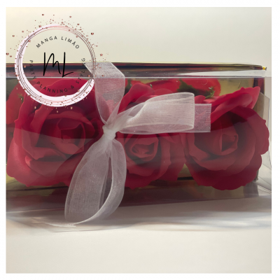 Caixa com 3 botões de Rosa de sabão vermelhas