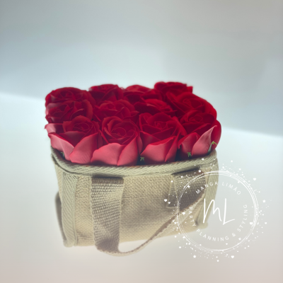 Saco com 12 botões de rosa de Sabão