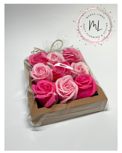 🌹 Embalagem com 9 Rosas de Sabão – Personalizável com Tag