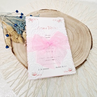 Convite renda floral menina