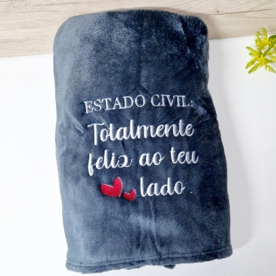 Manta bordada personalizada