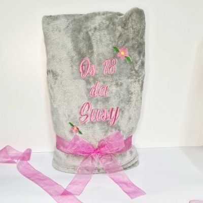 Manta bordada personalizada