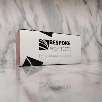 Natal&#x20;Empresas&#x20;&#x7C;&#x20;Caixa&#x20;de&#x20;Bombons&#x20;com&#x20;sleeve&#x20;personalizada