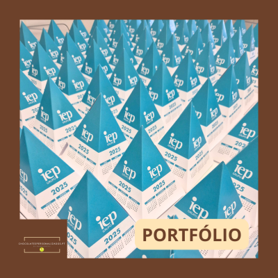 Calend&#x00E1;rio&#x20;Pir&#x00E2;mide&#x20;Personalizado&#x20;com&#x20;Chocolates&#x20;-&#x20;M&#x00ED;nimo&#x20;50&#x20;Unidades