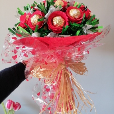 Gigante&#x20;Bouquet&#x20;com&#x20;Bombons&#x20;de&#x20;Chocolate&#x20;e&#x20;Pralin&#x00E9;