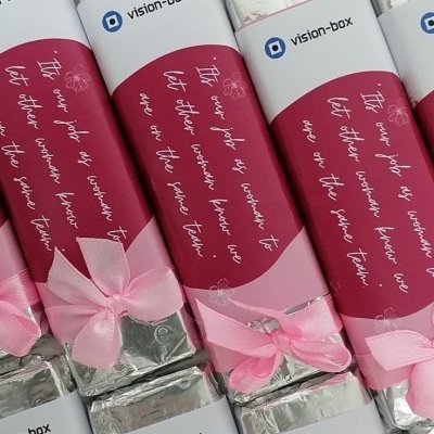 Mini&#x20;Chocolates&#x20;50gr&#x20;com&#x20;o&#x20;logotipo&#x20;da&#x20;empresa