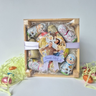 Caixa&#x20;de&#x20;Chocolates&#x20;Personalizada&#x20;para&#x20;P&#x00E1;scoa&#x20;&#x2013;&#x20;Com&#x20;Foto&#x20;da&#x20;Fam&#x00ED;lia