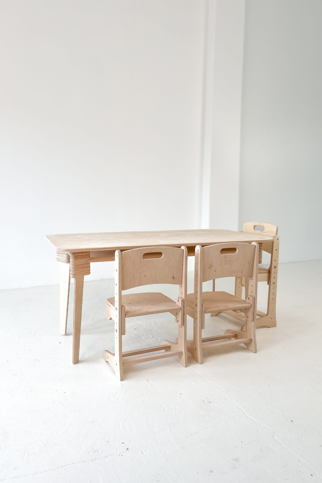 Conjunto de Mesa e Cadeiras Ajustáveis Conjunto de Mesa e Cadeiras Ajustáveis