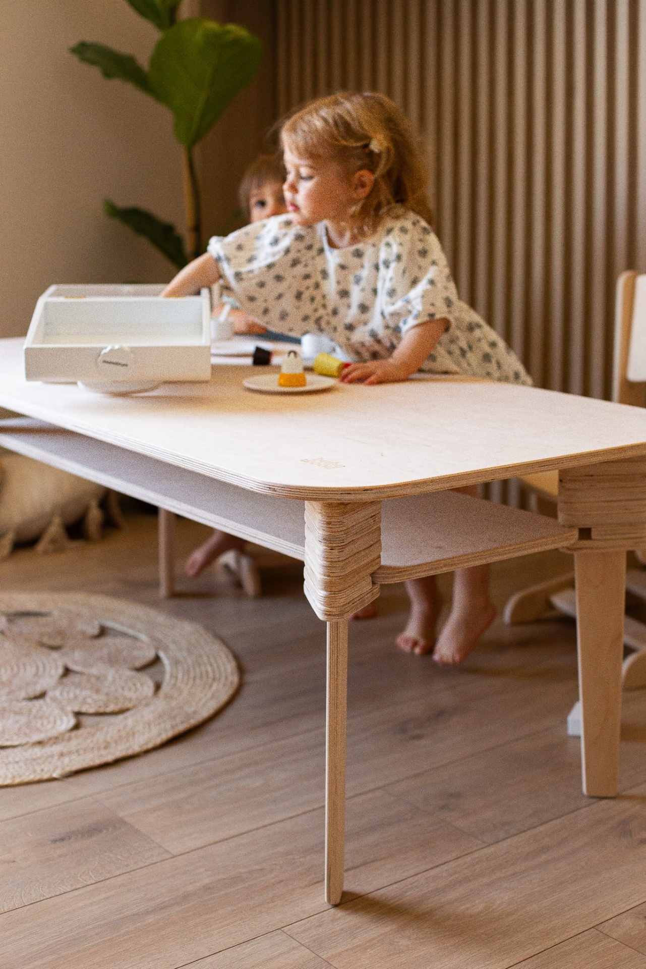 Conjunto de Mesa e Cadeiras Ajustáveis Conjunto de Mesa e Cadeiras Ajustáveis