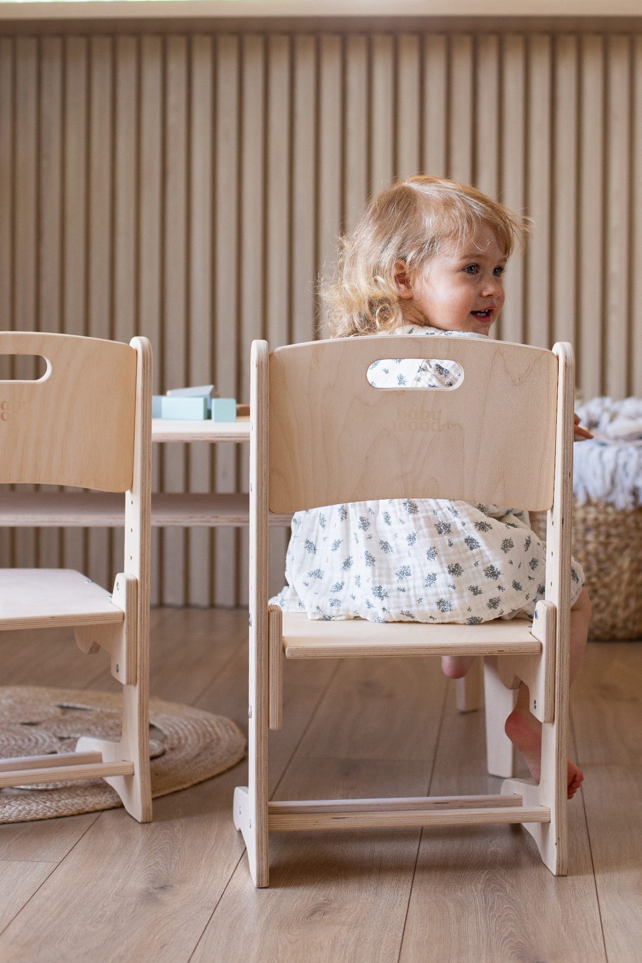 Conjunto de Mesa e Cadeiras Ajustáveis Conjunto de Mesa e Cadeiras Ajustáveis