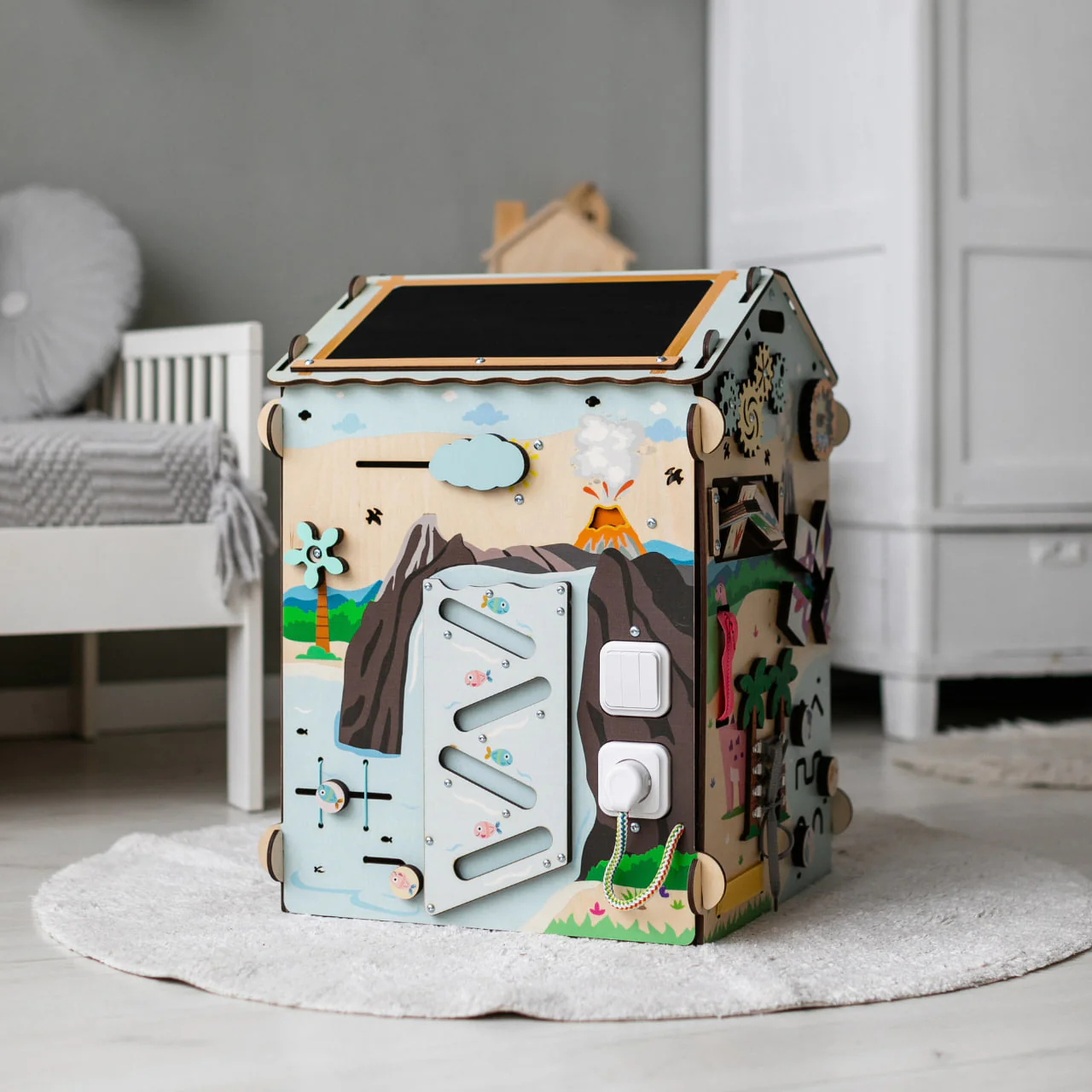 Casa de Madeira DINOSSAUROS Montessori com Iluminação Casa de Madeira DINOSSAUROS Montessori com Iluminação