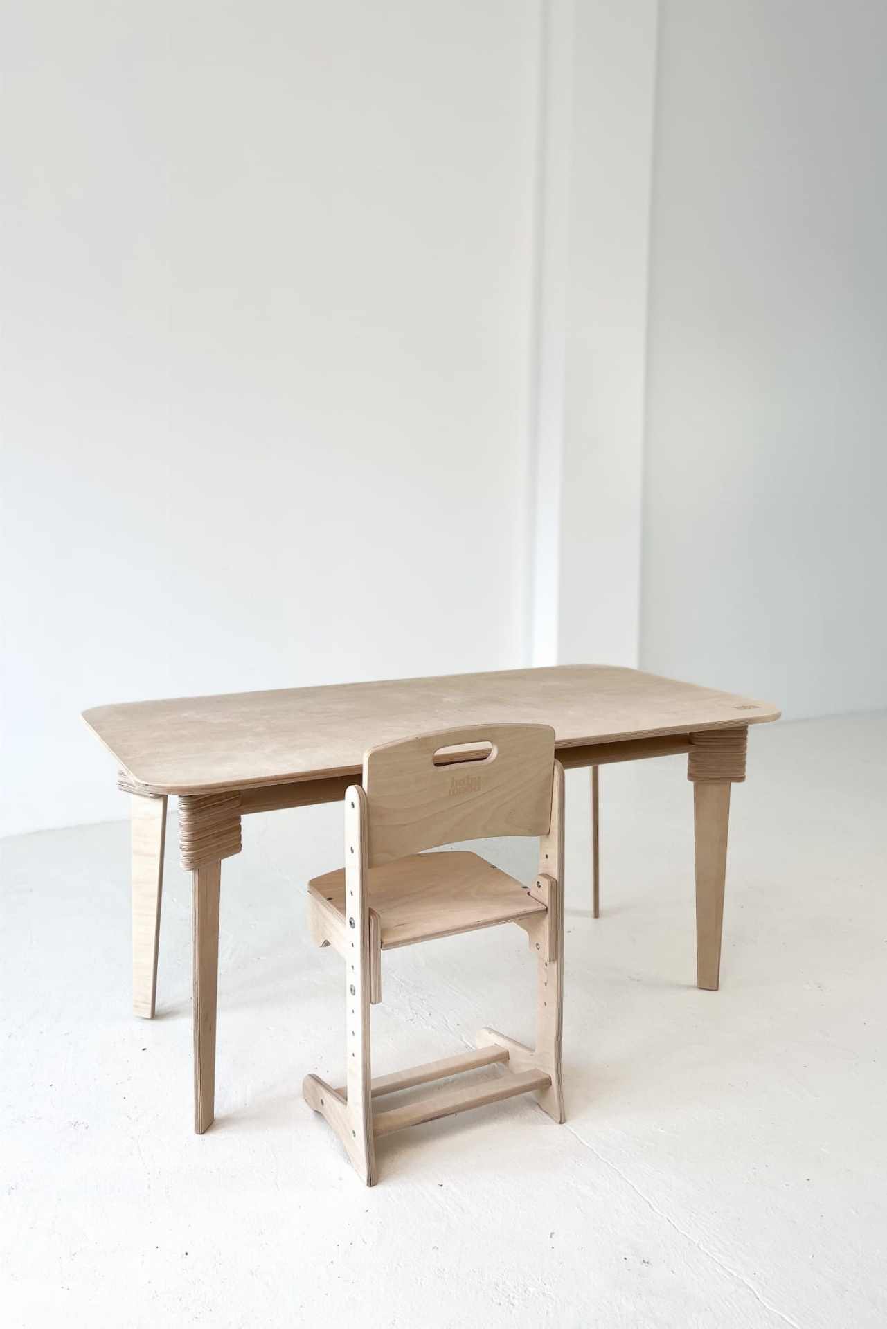 Conjunto de Mesa e Cadeiras Ajustáveis Conjunto de Mesa e Cadeiras Ajustáveis