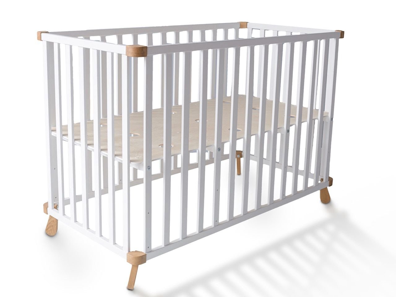 Berço de Bebé Thorin - Madeira de Faia e Carvalho Parque infantil de madeira branca com detalhes naturais