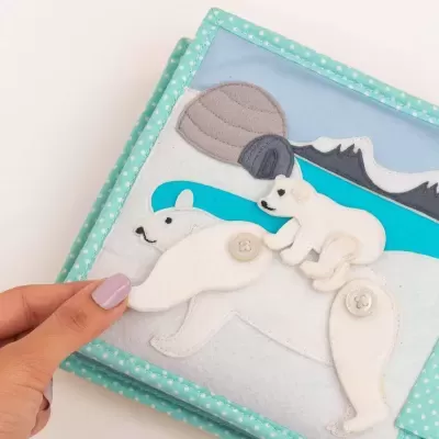 Girafa Jolly - MINI Livro Sensorial de 6 páginas