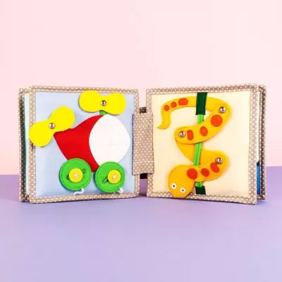 Ursinho Esconde Esconde - Mini livro sensorial de 6 páginas