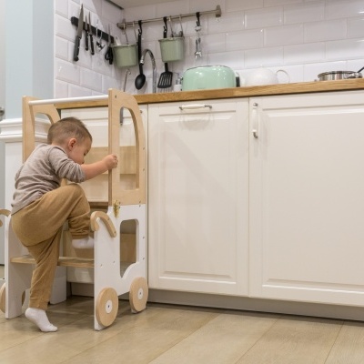 Mesa e Torre de Aprendizagem Automóvel