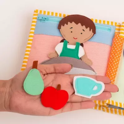 Lar Doce Lar - Mini Livro Sensorial de 6 Páginas