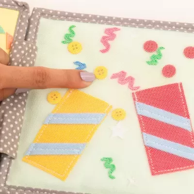 Feliz Dia do Urso - MINI Livro Sensorial de 6 Páginas