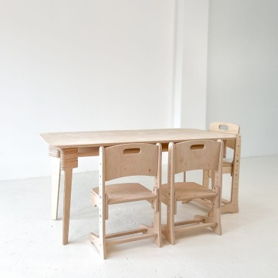 Conjunto de Mesa e Cadeiras Ajustáveis