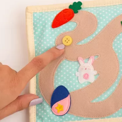 Coelhinho Engraçado - MINI Livro Sensorial de 6 Páginas