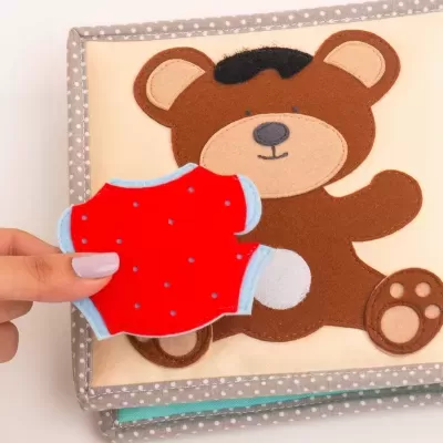Feliz Dia do Urso - MINI Livro Sensorial de 6 Páginas