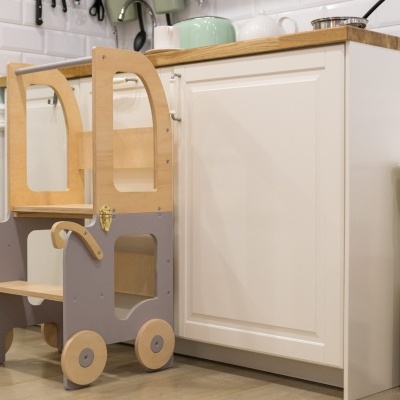 Mesa e Torre de Aprendizagem Automóvel