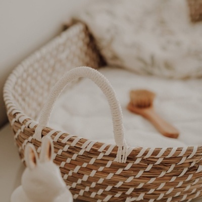 Cesto de Moisés Fraldário em Algas Marinhas Naturais