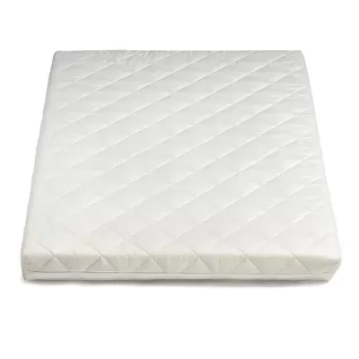 Colchão branco quadrado acolchoado com padrão diagonal