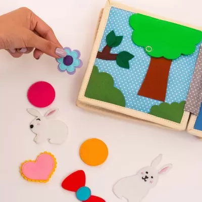 Coelhinho Engraçado - MINI Livro Sensorial de 6 Páginas