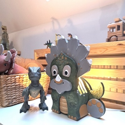 Candeeiro Dinossauro de Madeira Controlado por SMARTPHONE