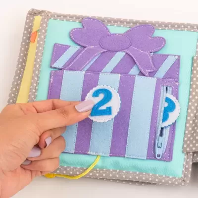 Feliz Dia do Urso - MINI Livro Sensorial de 6 Páginas