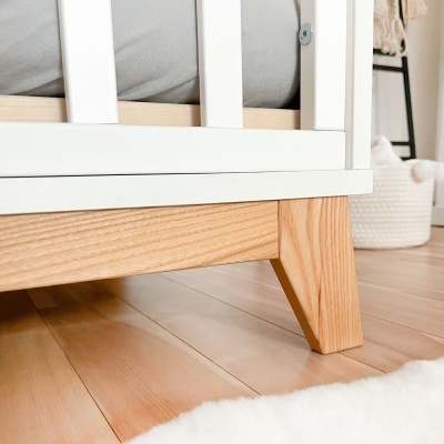 Berço Nordik 120 × 60 com Grades Extensíveis e Função Sofá