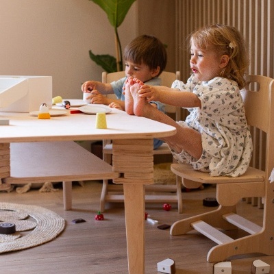 Conjunto de Mesa e Cadeiras Ajustáveis