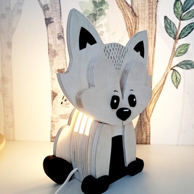 Candeeiro Raposa de Madeira Controlado por SMARTPHONE