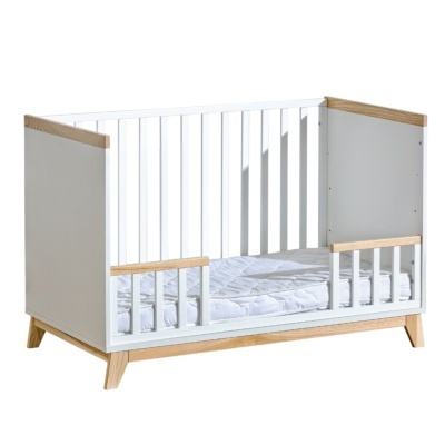 Berço Nordik 120 × 60 com Grades Extensíveis e Função Sofá