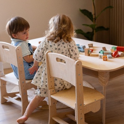 Conjunto de Mesa e Cadeiras Ajustáveis