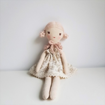 https://www.marangga.com/product/boneca-artesanal-sonia https://www.marangga.com/product/boneca-artesanal-sonia