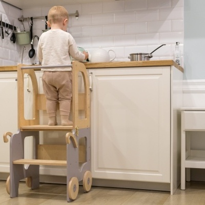 Mesa e Torre de Aprendizagem Automóvel
