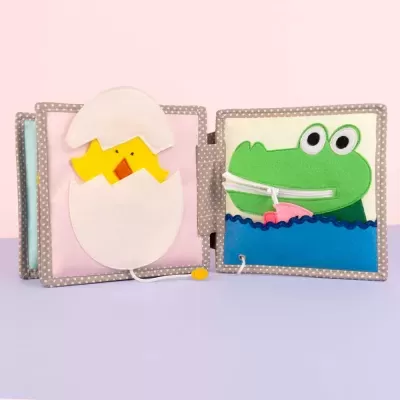 Ursinho Esconde Esconde - Mini livro sensorial de 6 páginas