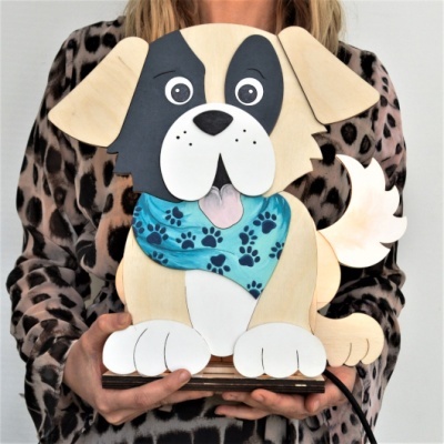 Candeeiro Cão de Madeira Controlado por SMARTPHONE