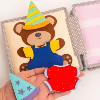 Feliz Dia do Urso - MINI Livro Sensorial de 6 Páginas