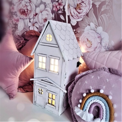 Candeeiro Casa de Madeira Controlado por SMARTPHONE