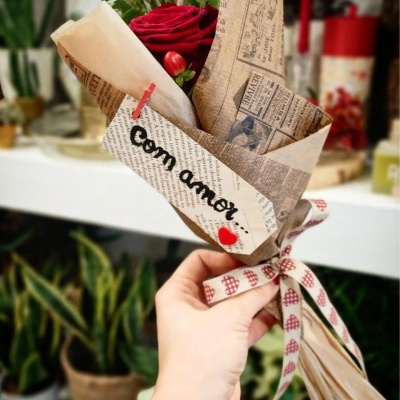 Cone&#x20;Rosa&#x20;&quot;Com&#x20;amor&quot;