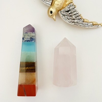 Torre dos 7 chakras e torre de quartzo rosa