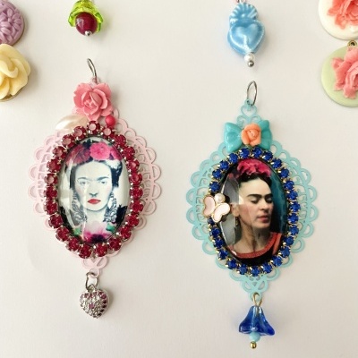 Medalhões personalizados e únicos ❤️ 🌹Frida #25