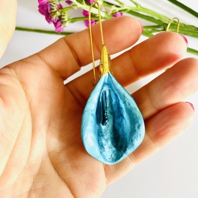 Brincos jarros azuis