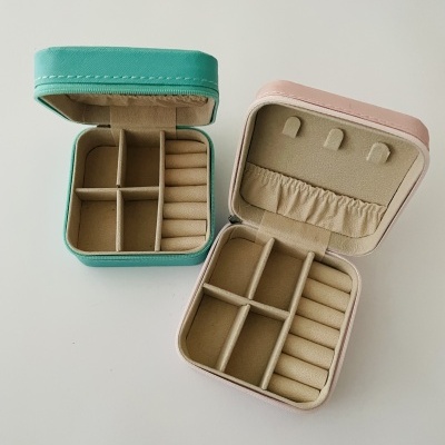 Estojo para guardar /transportar bijuteria