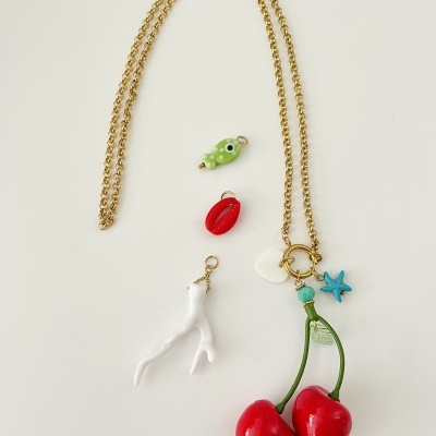 Colar Cerejas e colar Praia