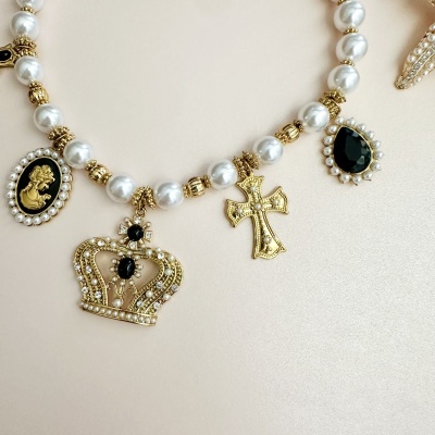 Colar coroa, com pérolas 🌟🤍