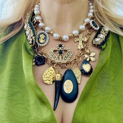 Colar coroa, com pérolas 🌟🤍